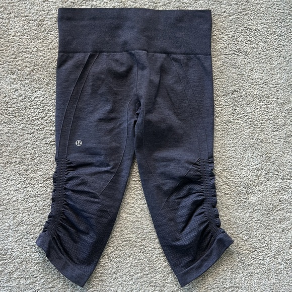 Lululemon Awakening Crop - Picture 5 of 7